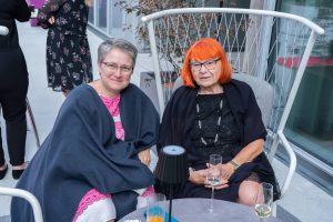 Im Rahmen eines Andaz Salons wurde beim ersten Event auf der neuen Terrasse Eugen21 im Hotel Andaz Vienna das erste Mode Wien Magazin ´69 people, 69 charakters, 69 styles´ präsentiert,
Wien, 20.7.2021,
-