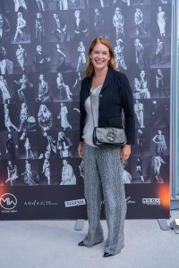 Im Rahmen eines Andaz Salons wurde beim ersten Event auf der neuen Terrasse Eugen21 im Hotel Andaz Vienna das erste Mode Wien Magazin ´69 people, 69 charakters, 69 styles´ präsentiert,
Wien, 20.7.2021,
- 
Monique DEKKER